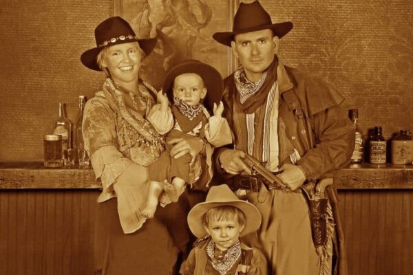 Old-Tyme-Photos-e1710520311544